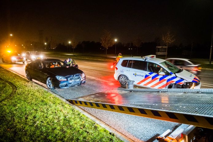 De achtervolging eindigde met een botsing.