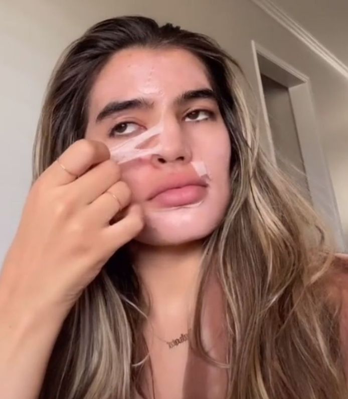 Elle Fait Croire Que La Peau Pele Pendant Les Regles Un Canular Pas Si Drole Sante Bien Etre 7sur7 Be