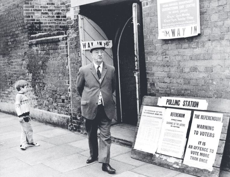 Een stembureau voor het Britse referendum over toetreding tot de EEG in 1975 Beeld Hollandse Hoogte