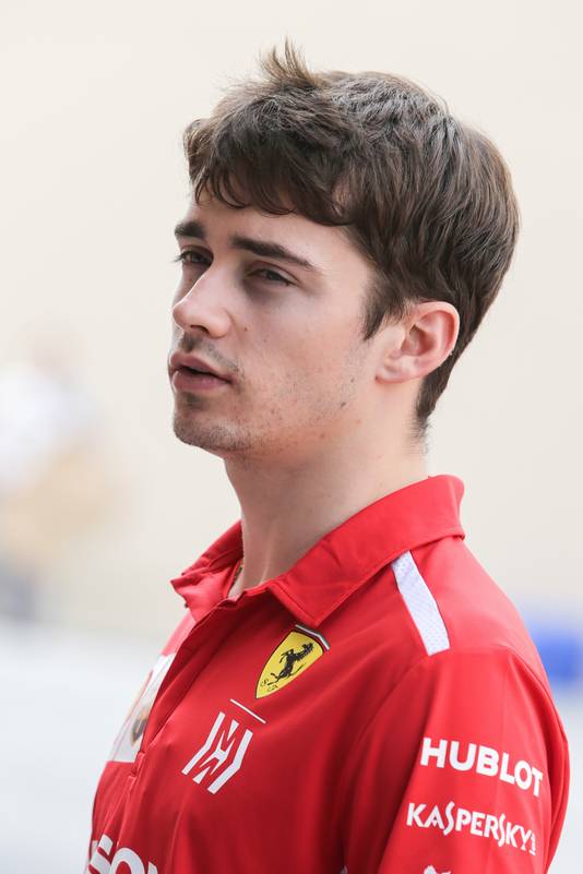 Charles Leclerc in de kleuren van Ferrari