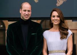 Prins William steelt de show: “Hij lijkt wel James Bond”