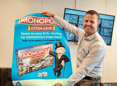 Eigenaar AH Pollemans Burchtplein bestelt 2500 exemplaren Etten-Leurse editie Monopoly