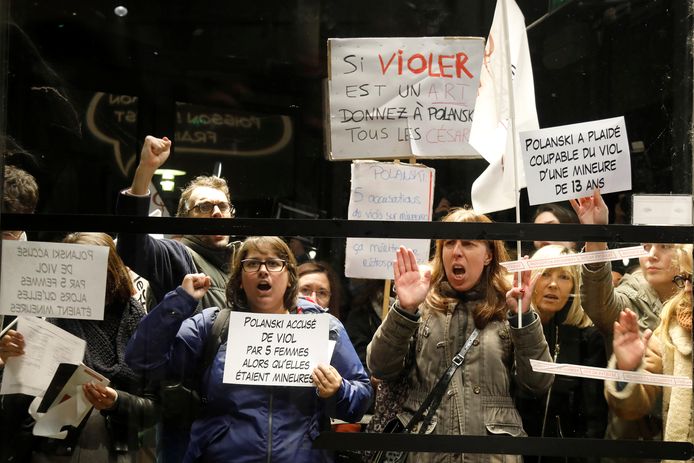 Feministen protesteren tegen Polanski.