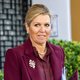 Koningin Máxima verschijnt in bordeauxrood pak op dag drie in Marokko