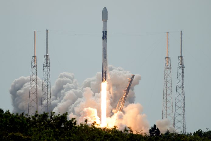 A SpaceX Falcon 9 rocket with a payload of second-generation Starlink V2 Mini internet satellites lifts off from Space Launch Complex 40 at the Cape Canaveral Space Force station in Cape Canaveral, Fla., Wednesday, April 19, 2023. The Falcon 9's first stage booster will land on a drone ship in the Atlantic Ocean. (AP Photo/John Raoux)