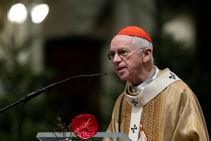 Aartsbisschop Jozel De Kesel vraagt in zijn kersthomilie aandacht voor de groeiende armoede.