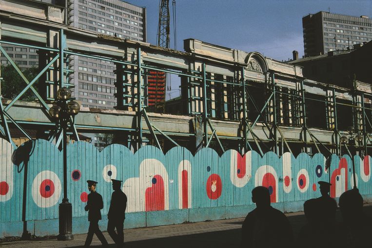 Straatbeeld in Moskou, 1989. Beeld rv Harry Gruyaert