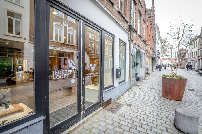 Gespecialiseerde schoenwinkel Iedereen Loopt ruilt Kortrijk voor Brugge Gigantisch potentieel aan klanten ook toeristen Brugge pzc