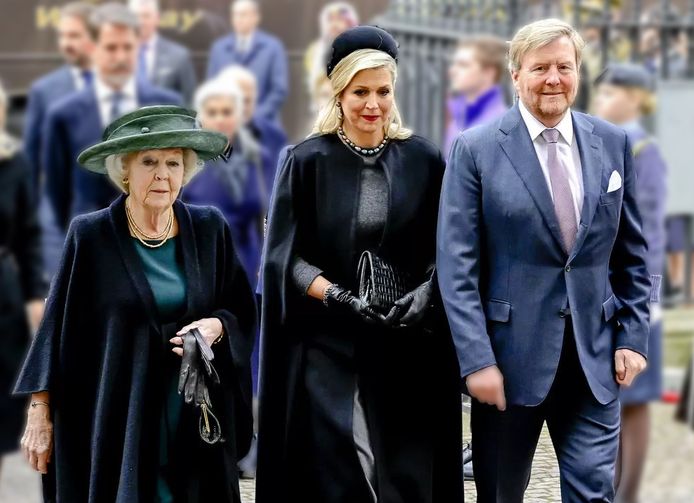 Van links naar rechts: prinses Beatrix, koningin Máxima  en koning Willem-Alexander.