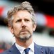 Na het gebak was voor Ajax-directeur Van der Sar de tijd van de tomaten aangebroken. Hij vond het snel genoeg