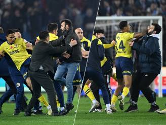Turkse wedstrijd escaleert volledig: spelers op de vuist met fans, twaalf supporters opgepakt