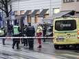 Man valt voorbijgangers aan met mes in centrum Oslo, politie schiet dader dood