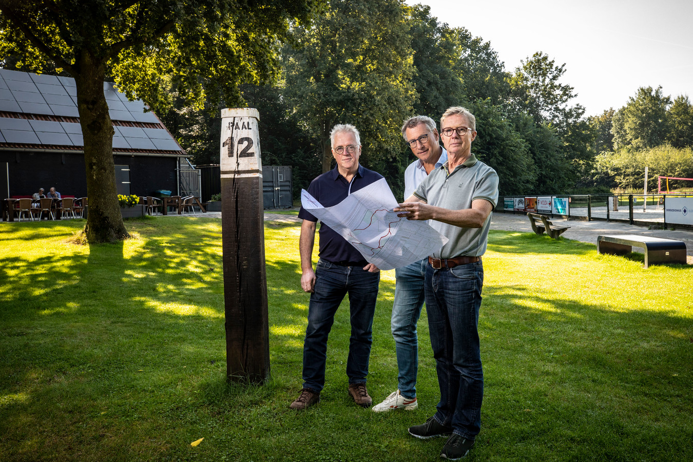 George Steenbekke, Bart van den Eijnde en Jeroen Keizer (vlnr.) weten zich gesteund door de volledige raad bij hun inspanningen om een Vondelpark 2.0 te realiseren aan de rand van De Thij.