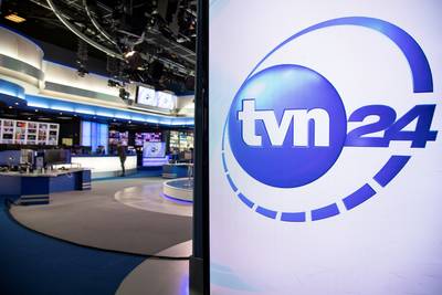 Kritische Poolse zender TVN24 mag toch blijven uitzenden