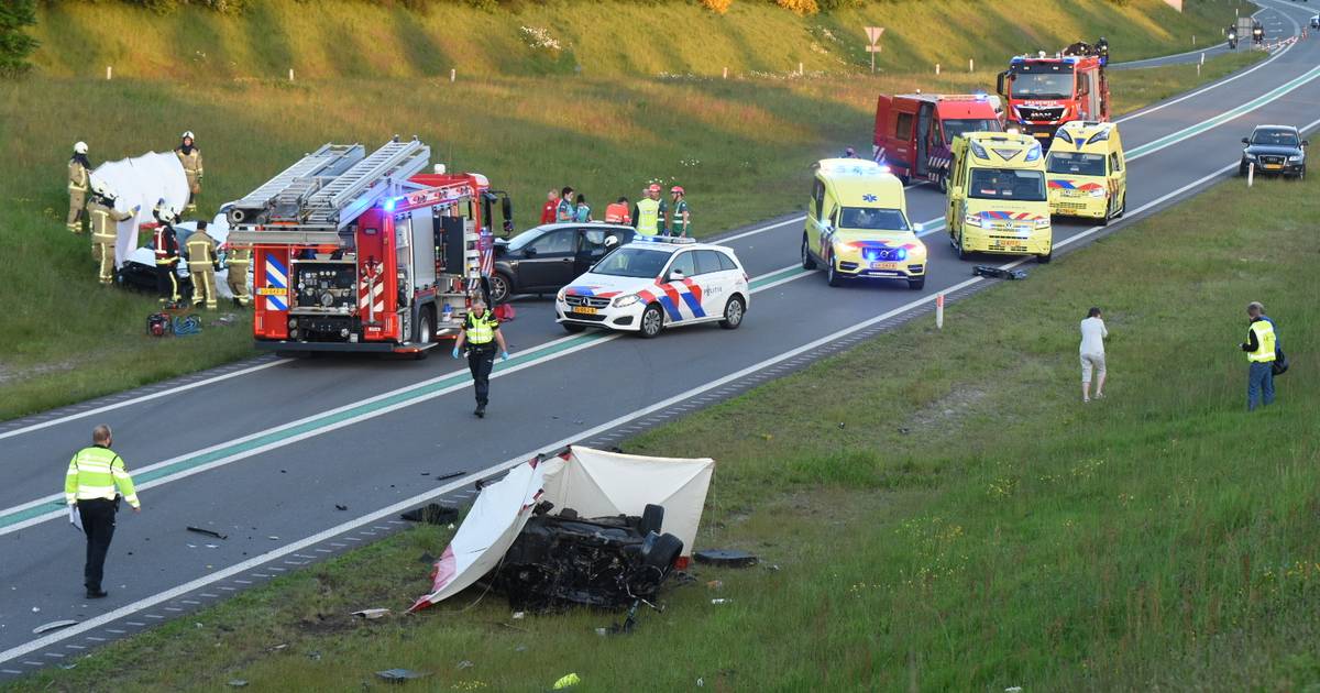 Meerdere doden bij ernstig ongeluk bij Borger | Binnenland | AD.nl